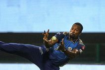 Ipl 2020 Twitter Reacts To Mumbai Indians Duo Pollard And Anukul Stunning Catches