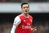 Mesut Ozil Left Out Arsenal Premier League Squad