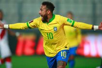 Peru 2 4 Brazil Neymar Passes Ronaldo With Hat Trick