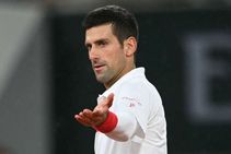 French Open 2020 Djokovic Equals Nadal And Federer Record By Reaching Fourth Round