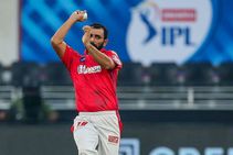 Ipl 2020 Twitter Reacts To Mohammad Shami Consistent Yorker Bowling Ability
