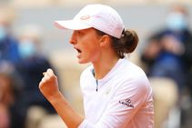 Swiatek Defeats Kenin In Straight Sets To Win French Open