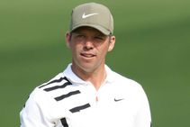 Paul Casey Leads The Masters Tiger Woods Prowling Augusta