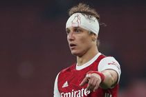 Troy Deeney Defends Arsenal David Luiz Brain Injury Experts Demand Concussion Substitutes