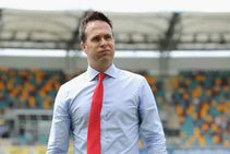 Ipl 2020 You Don T See That In T20 Cricket Vaughan Lauds India Pacer