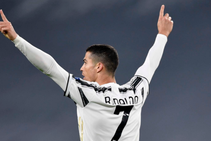 Juventus Ferencvaros Alvaro Morata Books Last 16 Place Cristiano Ronaldo Equals Lionel Messi Record