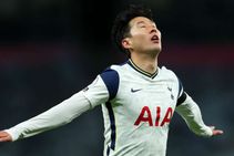 Premier League Tottenham 2 0 Manchester City Spurs Go Top As Mourinho Beats Guardiola Again