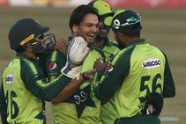 Qadir Dazzles Zimbabwe T20i Pakistan Claim 3 0 Series Win