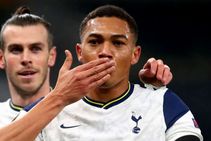 Tottenham 4 0 Ludogorets Carlos Vinicius Off Mark Harry Winks Outrageous 54 Yard Lob