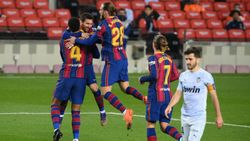 Admire You Very Much Pele Congratulates Messi On Equalling Record