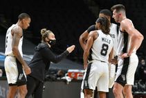 Becky Hammon First Woman To Act As Nba Head Coach Spurs Lakers Gregg Popovich