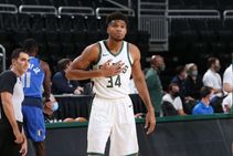 Giannis Antetokounmpo Nba Mvp Signs Five Year Supermax Contract Milwaukee Bucks
