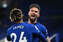 Olivier Giroud Kurt Zouma On Target As Chelsea Claim Win Over Leeds United