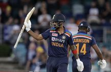 India Vs Australia 1st T20i Innings Report Kl Rahul Fifty And Jadeja Cameo