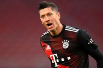 Robert Lewandowski Reacts The Best Fifa Mens Player 