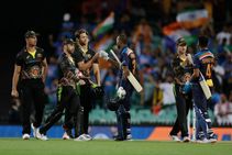 Caught On Stump Mic Matthew Wade Tells Shikhar Dhawan He S Not Quick Like Ms Dhoni Behind The Stump