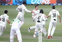 Santner Strikes Late As New Zealand Edge Pakistan In Dramatic First Test