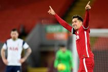 Liverpool 2 1 Spurs Stay Top Premier League