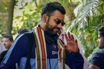 India Vs Australia Rohit Sharma Re Unites With Team India In Melbourne After Completing Quarantine