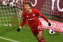 Bayern Munich Rb Leipzig Thomas Muller Double Keeps Bundesliga Top Spot