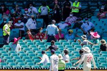 India Vs Australia Paine Joins India Huddle Langer Calls Him Class Act After Racism Mars Sydney Te