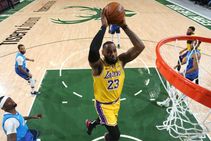 Lebron James La Lakers Nba Giannis Bucks Stephen Curry Warriors Knicks Mitchell Jazz