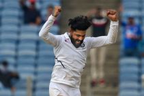 India Vs Australia Twitter Hails Ravindra Jadeja As India All Rounder Runs Steve Smith Out