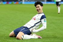 Tottenham Beat Brentford Efl Cup Sissoko And Son Goals Send Mourinho To Wembley