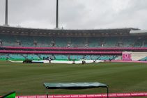 India Vs Australia 3rd Test Day 1 Siraj Dismisses Warner Cheaply Before Rain Stops Play