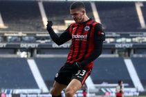 Rumour Has It Andre Silva Joining Manchester United Depends On Cavani Chelsea Confident Of Haaland