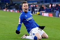 Everton 5 4 Tottenham Bernard Hero Error Strewn Fa Cup Thriller