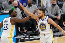 Curry Keeps Up Red Hot Streak As Warriors Scorch Spurs