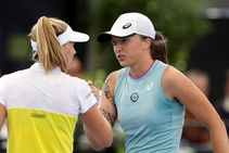 Wta Adelaide Swiatek Bencic To Meet In Final