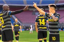 Inter 3 0 Genoa Lukaku Sanchez Keep Serie A Leaders On Course