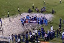 Road Safety World Series 2021 Final India Legends Beat Sri Lanka By14 Runs Lift Trophy