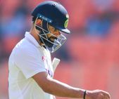India Vs England 4th Test Day 2 Lunch Update Intense English Bowlers Peg Back Hosts