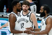 Harden Lifts Short Handed Nets To Keep Pressure On 76ers Lebron Less Lakers Struggle As Zion Makes