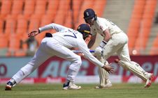 England Batsmen Are Frankly Not Good Enough In Indian Conditions Says Andrew Strauss