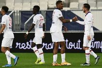 Bordeaux 0 1 Paris Saint Germain Sarabia Keeps Champions On Lilles Heels