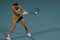 Amnada Anisimova Alize Cornet Paula Badosa Advance In Charleston Saisai Zheng Through Copa Colsanitas