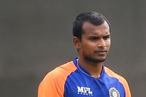 Ipl 2021 Sunrisers Pacer Natarajan Covid 19 Positive 6 Members Isolation Match Against Dc On