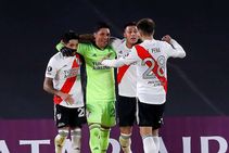 River Plate Defeat Sante Fe In Copa Libertadores With Just 11 Players And No Goalkeepers