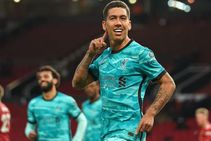 Manchester United 2 4 Liverpool Reds Boost Champions League Hopes