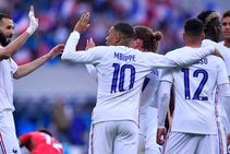 France 3 0 Bulgaria Benzema Injury Overshadows Comfortable Les Bleus Win