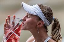 Qualifier Samsonova Stuns Bencic In Berlin To Win First Wta Title