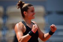 French Open 2021 Defending Champion Swiatek Stunned By Sakkari