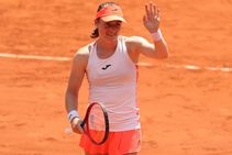 French Open Zidansek Into Last Four After Brutal Badosa Match