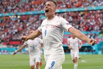 Euro 2020 Netherlands 0 2 Czech Republic Holes Inspires Shock Win After De Ligt Red Card