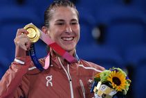 Tokyo Olympics Bencic Takes Gold After Battling Past Vondrousova