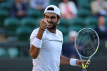 Wimbledon Matteo Berrettini Overcomes Felix Auger Aliassime Set Up Semi Final Hurbert Hurkacz